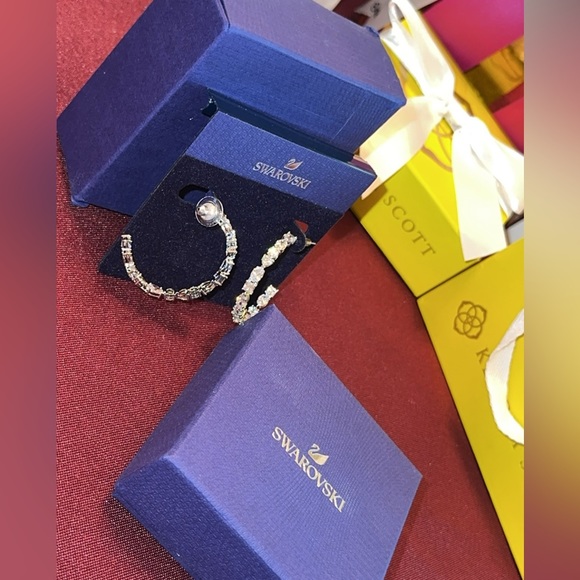 ✨NEW! Never used‼️New Auth Swarovski PE Hoop CZ silver hoop earrings✨price Firm - Picture 5 of 6